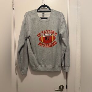 Taylor Swift Adult Small “Go Taylor’s Boyfriend 87” Sweatshirt NWOT by Gildan